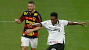 Duelando pela 25ª rodada do Brasileirão, Leão e Alvinegro tentam manter boa sequência 
